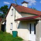 Je vyzděno a zašalováno na betonovou komínovou hlavu. Ta bude komín chránit. Je vyzděno a zašalováno na betonovou komínovou hlavu. Ta bude komín chránit.